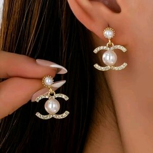 Fashion Jewelry Gold and Pearl Earrings